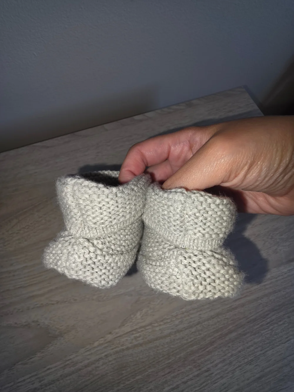 GAP Baby Knitted Booties in Light Gray